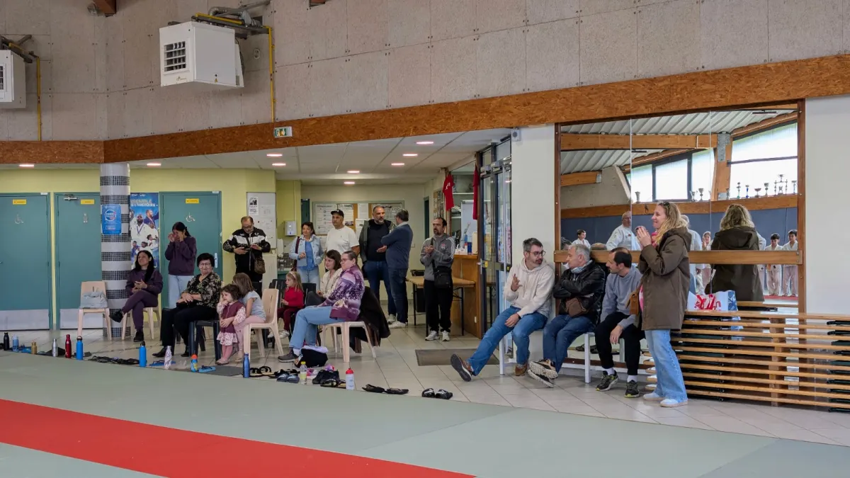 Les familles au bord du tapis