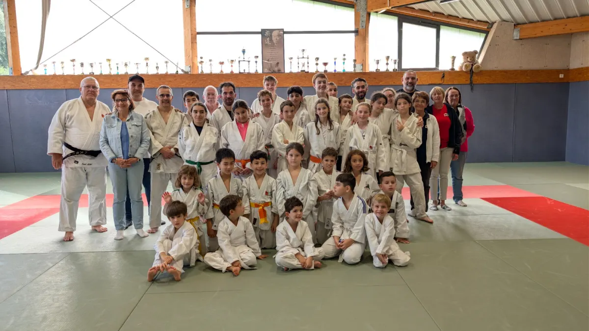 Photo de groupe avec les familles